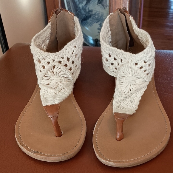 The Unbranded Brand Shoes - Women's Cream Crochet Thong Sandals, Sz 6 US